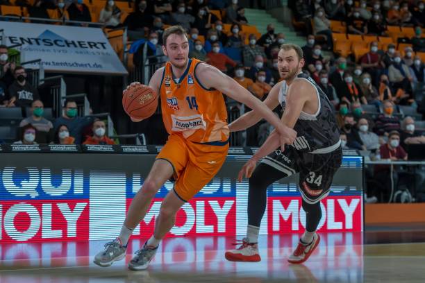 告这段关系 告这段关系